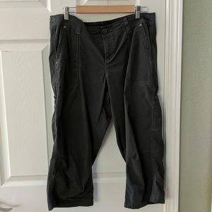 Kuhl free range capri dark gray size 14